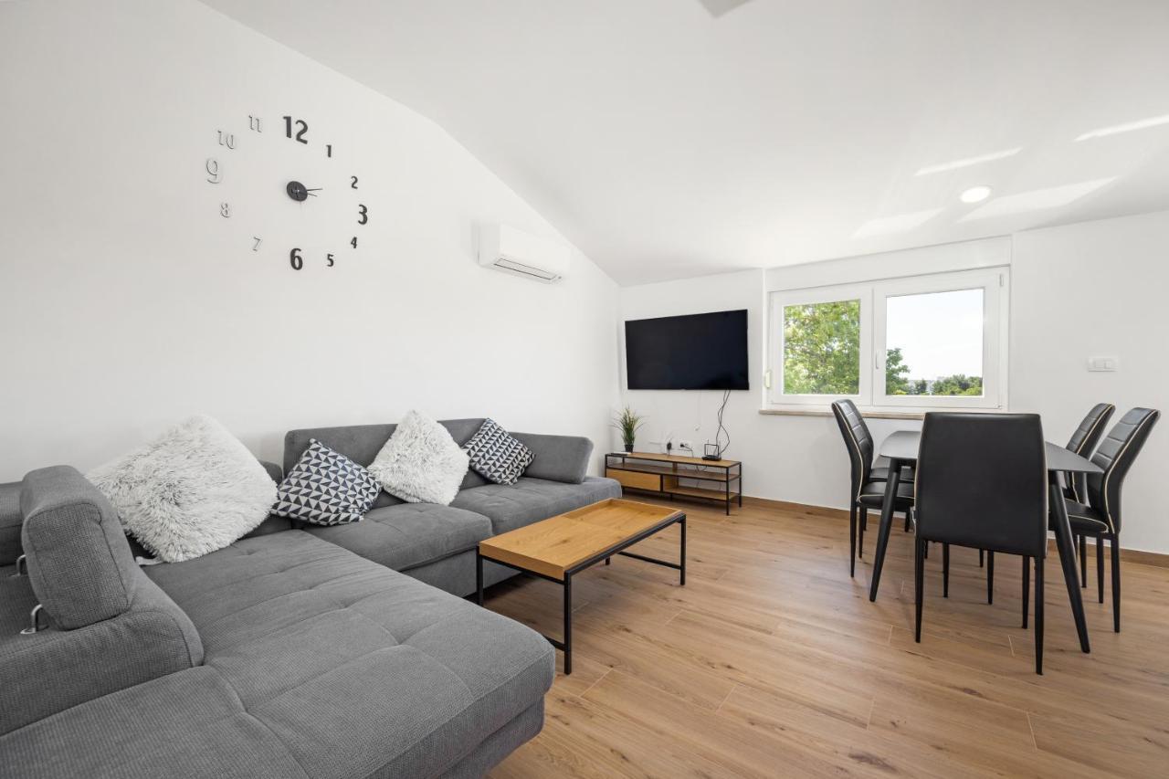 Luxury Apartments Lotus&Lovor 普拉 外观 照片