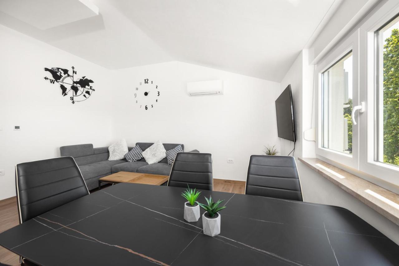 Luxury Apartments Lotus&Lovor 普拉 外观 照片