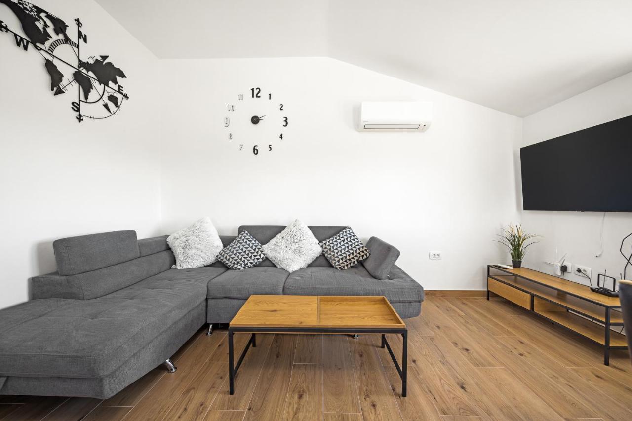 Luxury Apartments Lotus&Lovor 普拉 外观 照片