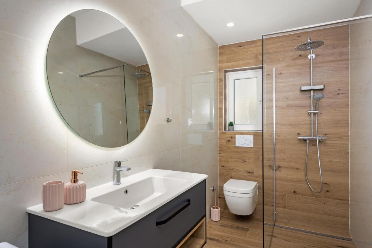 Luxury Apartments Lotus&Lovor 普拉 外观 照片