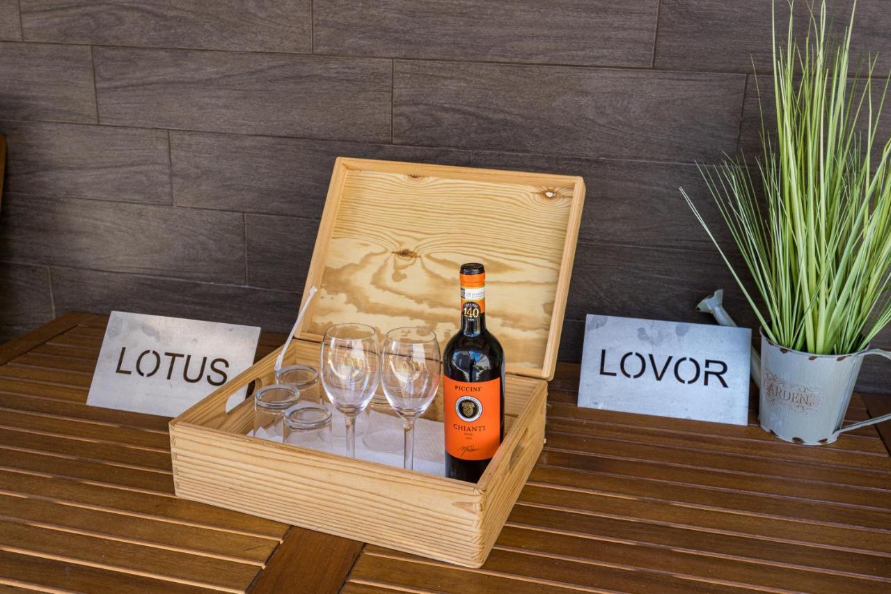 Luxury Apartments Lotus&Lovor 普拉 外观 照片